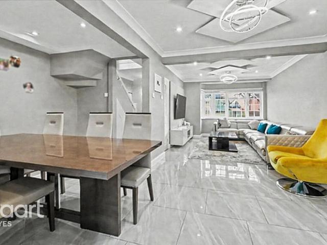 House for sale in Hayes, Greater London