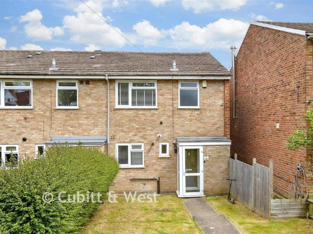House for sale in London Borough of Croydon, Sanderstead