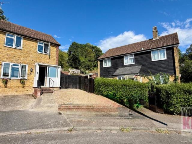 House for sale in Hales Place, The Bridge
