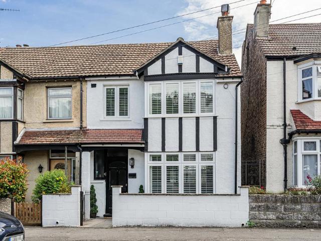 House for sale in London Borough of Croydon, Purley