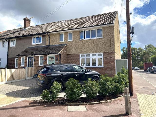 House for sale in London Borough of Barking and Dagenham, Greater London