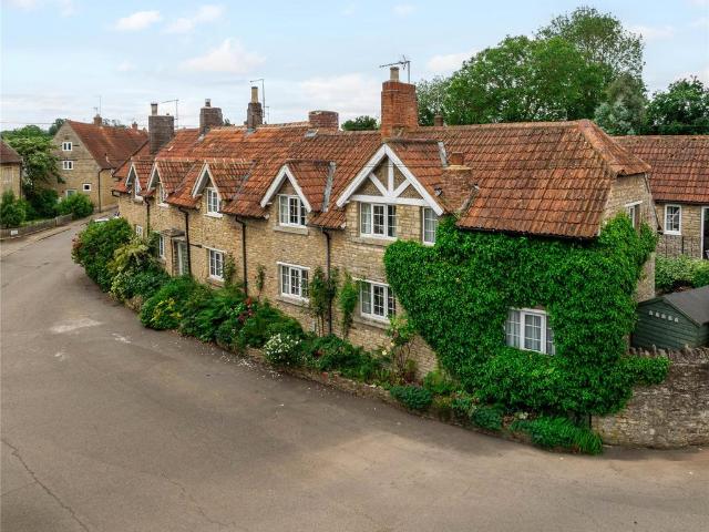 House for sale in Yardley Hastings, Northamptonshire