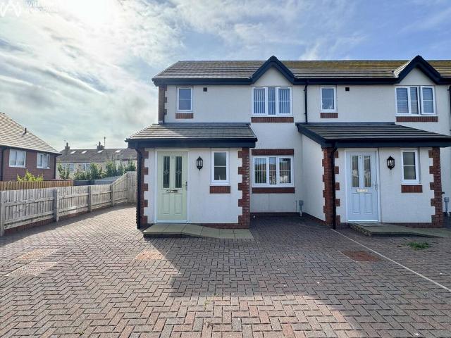 House for sale in Pentre Pella, Llaingoch
