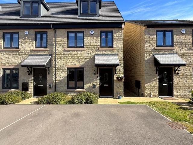 House for sale in Hipperholme, Calderdale