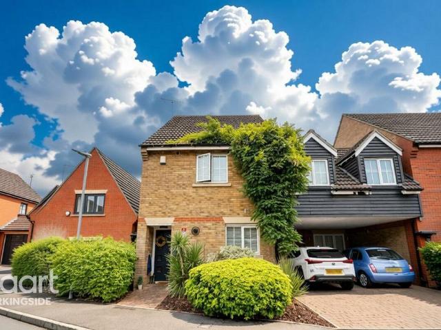 House for sale in Chigwell, Epping