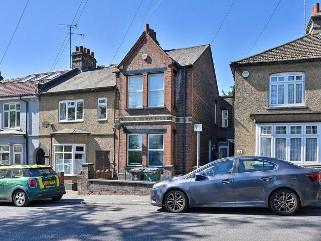 House for sale in Watford Heath, North Watford