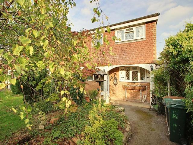 House for sale in Batchworth, Hertfordshire