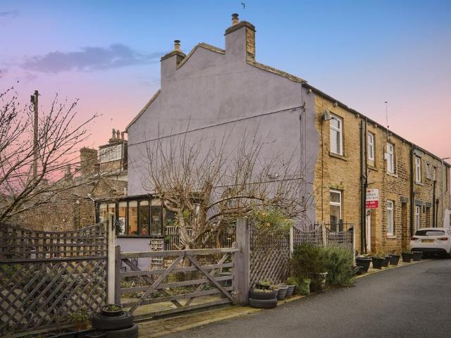 House for sale in Pudsey, West Yorkshire