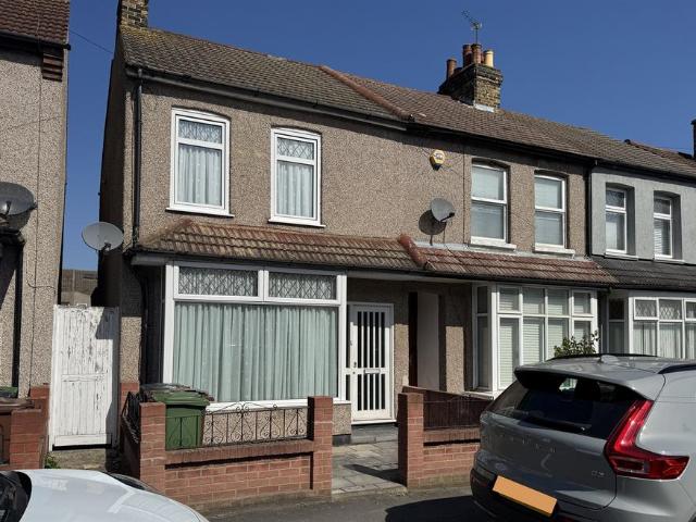 House for sale in Thames View, Greater London
