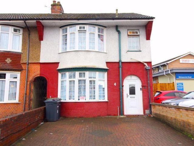 House for sale in Spring Park, Luton