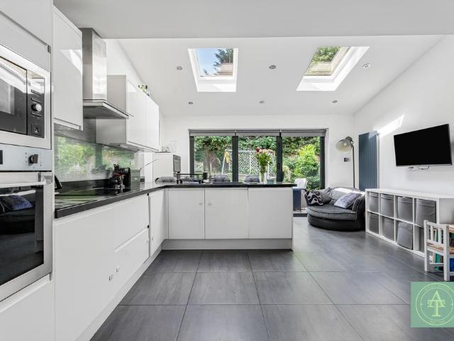 House for sale in Oakwood, Greater London