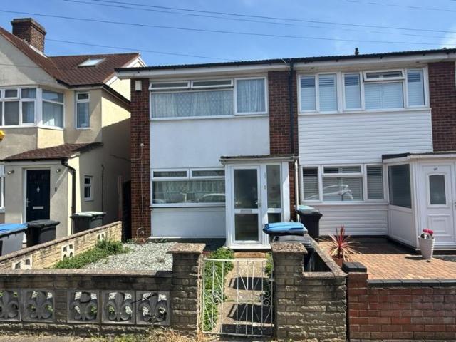 House for sale in Lower Edmonton, Greater London