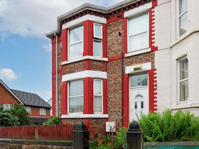 House for sale in Claughton, Birkenhead