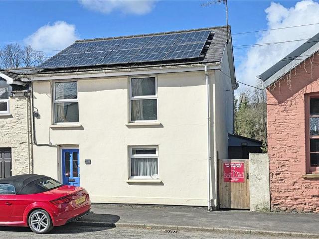 House for sale in Llangammarch Wells, Wales
