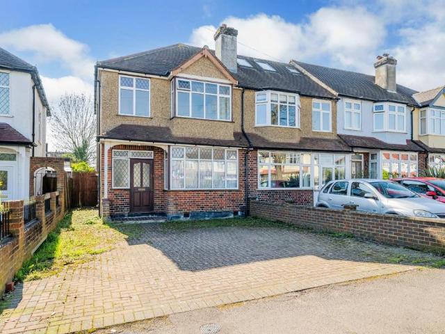 House for sale in Worcester Park, Greater London