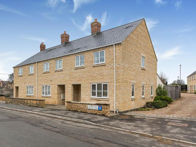 House for sale in Evershot, Oxfordshire