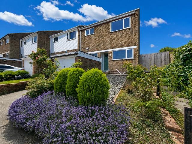 House for sale in Farley Hill, Spring Park