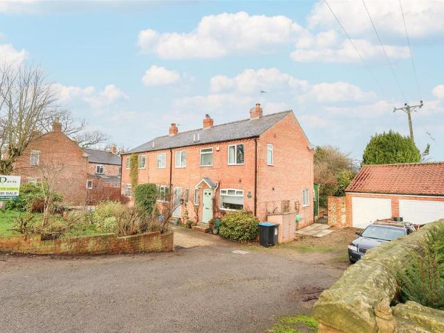 House for sale in Littlethorpe, North Yorkshire