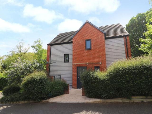 House for sale in Hedge End, Helford