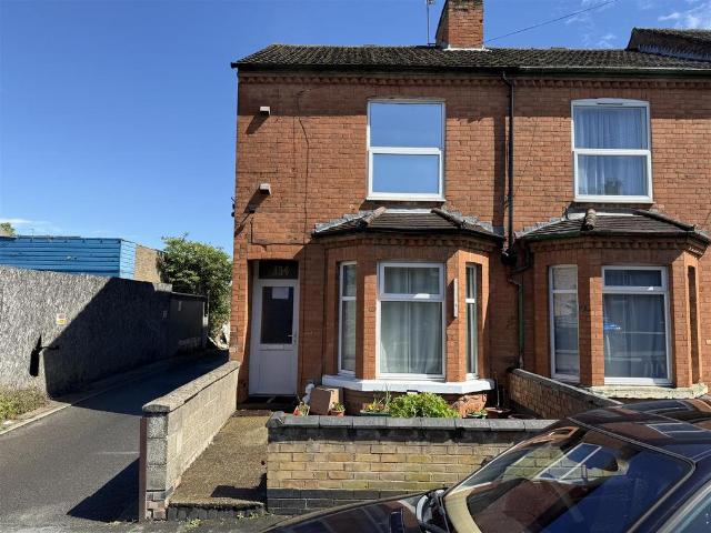 House for sale in Hillmorton Paddox, New Bilton