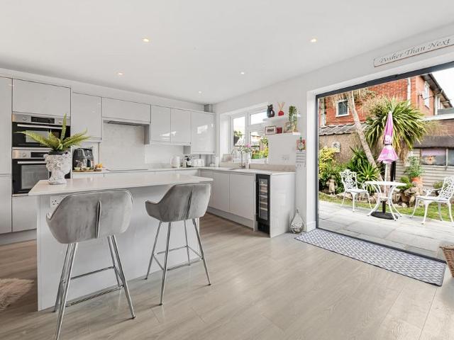House for sale in Rosehill, Greater London