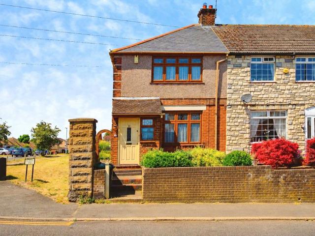 House for sale in Luton