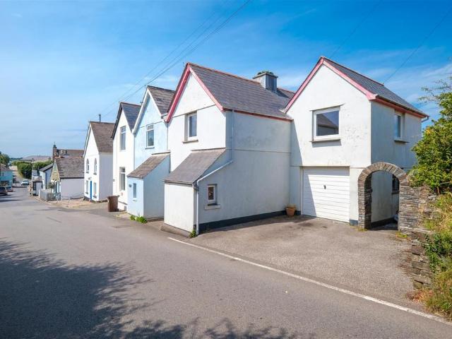 House for sale in Portwrinkle, Cornwall