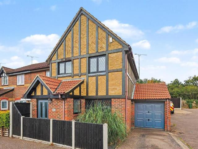 House for sale in Bird Estate, Barling