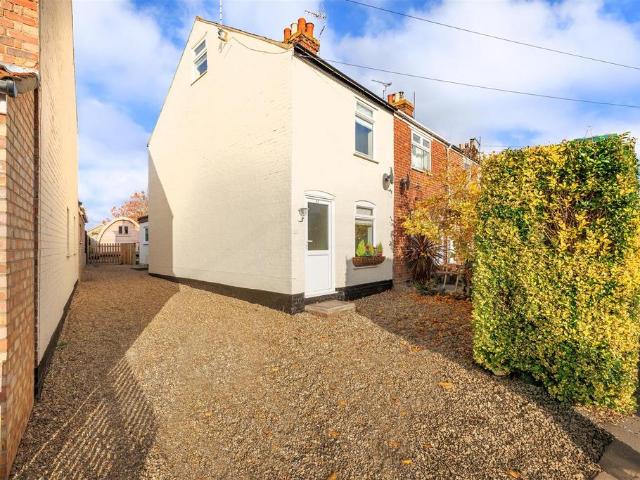 House for sale in Gillingham, Burgh St Peter
