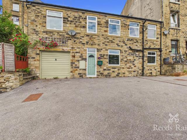 House for sale in Barkisland, West Yorkshire