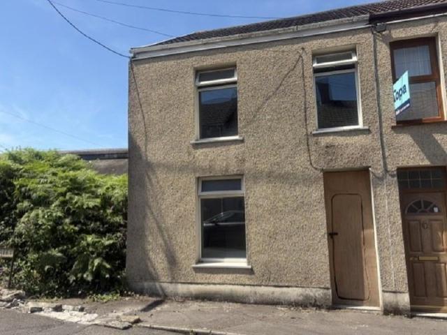 House for sale in Cimla, Neath