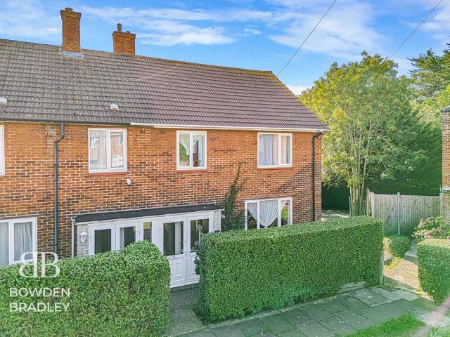 House for sale in London Borough of Redbridge, Greater London