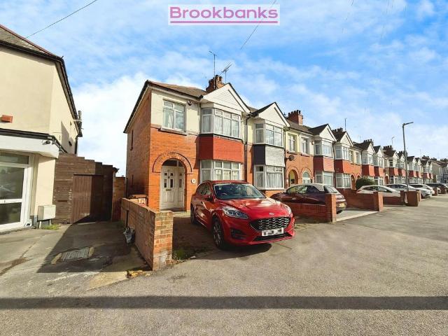 House for sale in Brompton, Gillingham