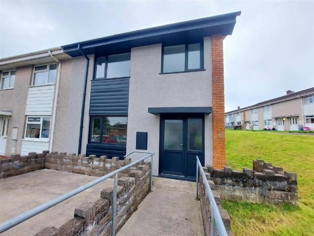 House for sale in Loughor, Wales