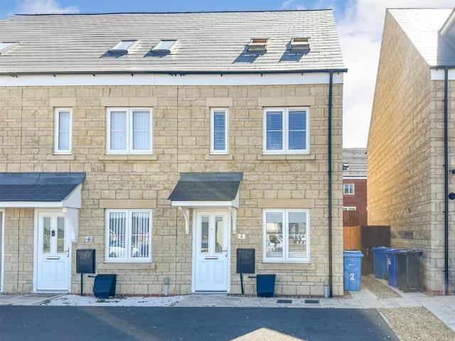 House for sale in Priors Hall Park, Weldon