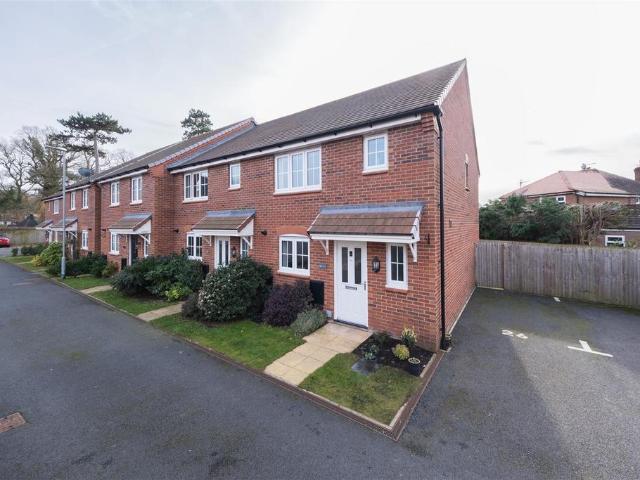 House for sale in Cuddington, Cheshire