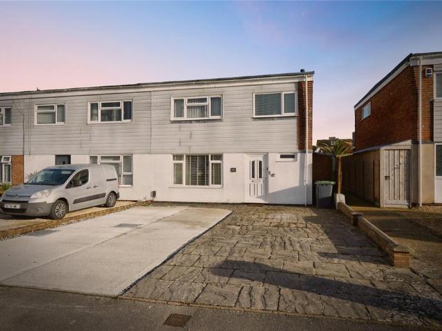 House for sale in Spring Vale, Hampshire