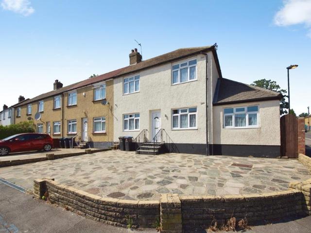 House for sale in Cockfosters, Greater London