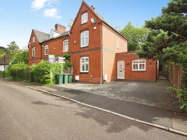 House for sale in Ball Hill, West Midlands