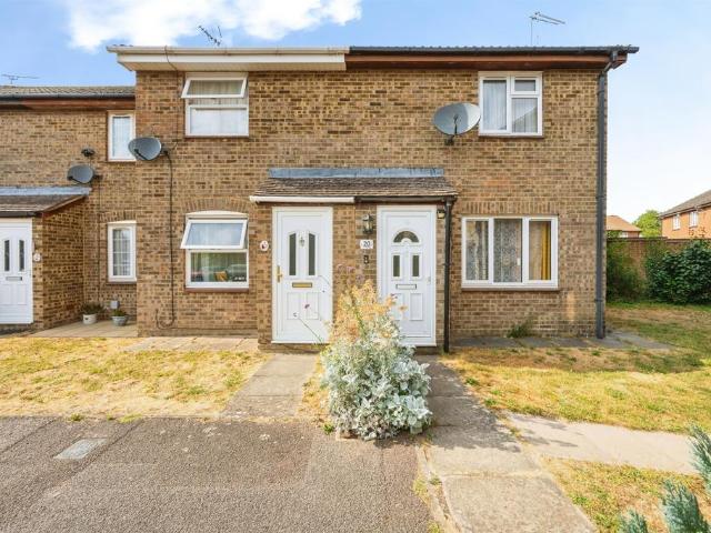 House for sale in Woodside Estate, Houghton Regis