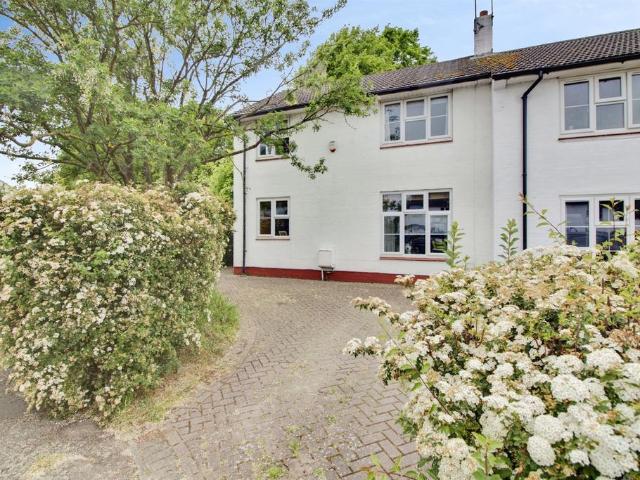 House for sale in The Ryde, Fretherne