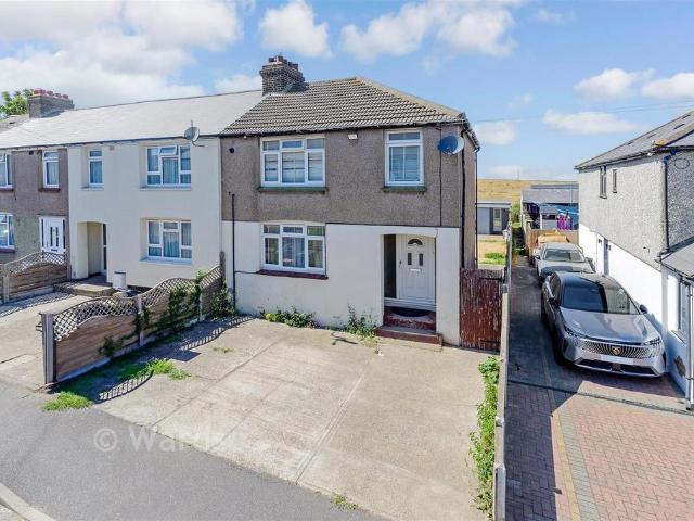 House for sale in Swanscombe and Greenhithe, Monks Orchard
