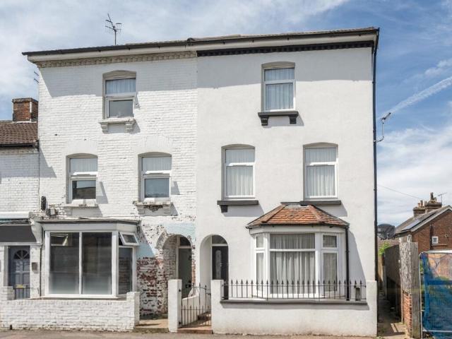 House for sale in Brook Street, Bourne Vale