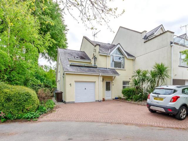 House for sale in Y Felinheli, Wales