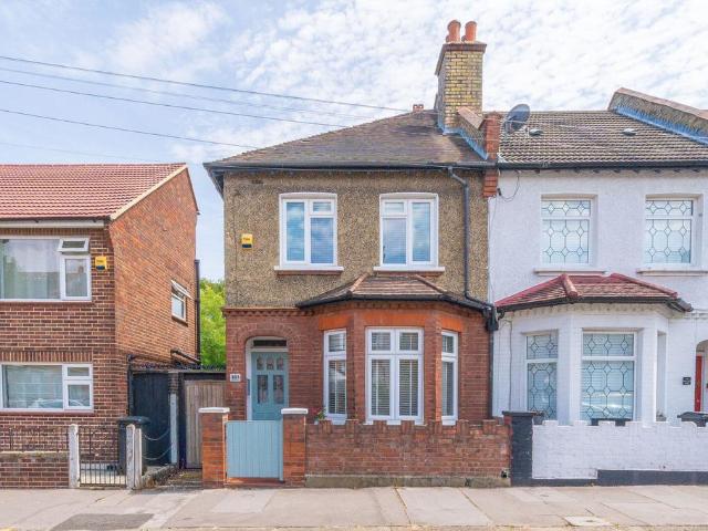 House for sale in London Borough of Croydon, Addiscombe