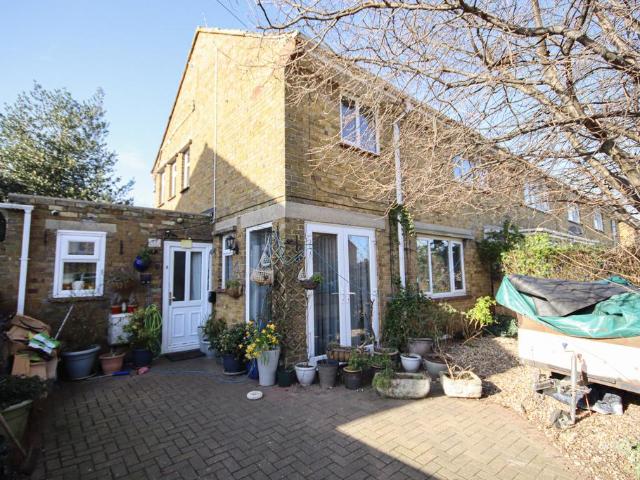 House for sale in Snipeshill, Oad Street