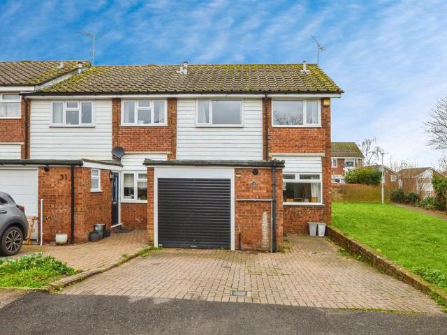 House for sale in Hatching Green, Five Acres
