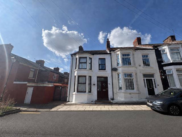 House for sale in Calderstones