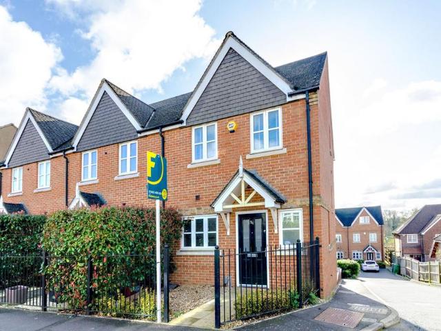 House for sale in Bellfields, Guildford