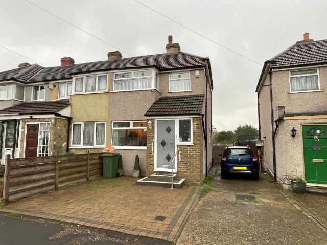 House for sale in Elm Park, Greater London